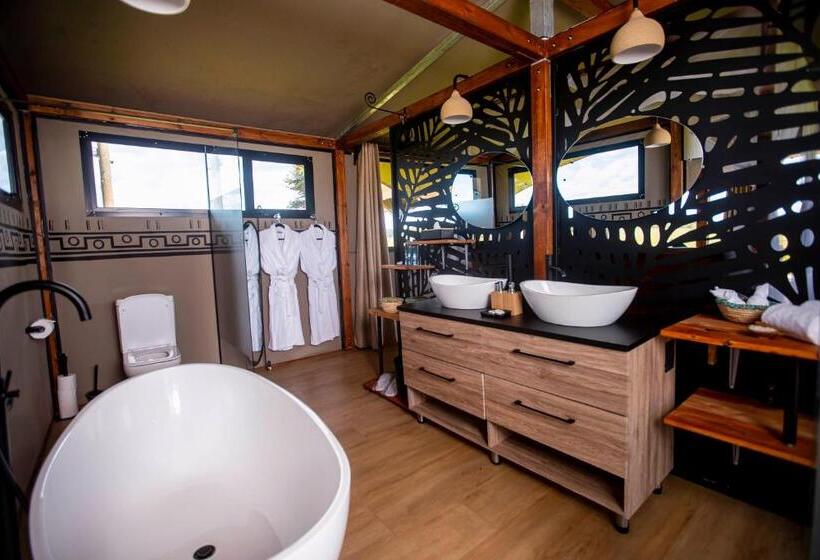 اتاق لوکس با بالکن, Escarpment Serengeti Luxury Camp