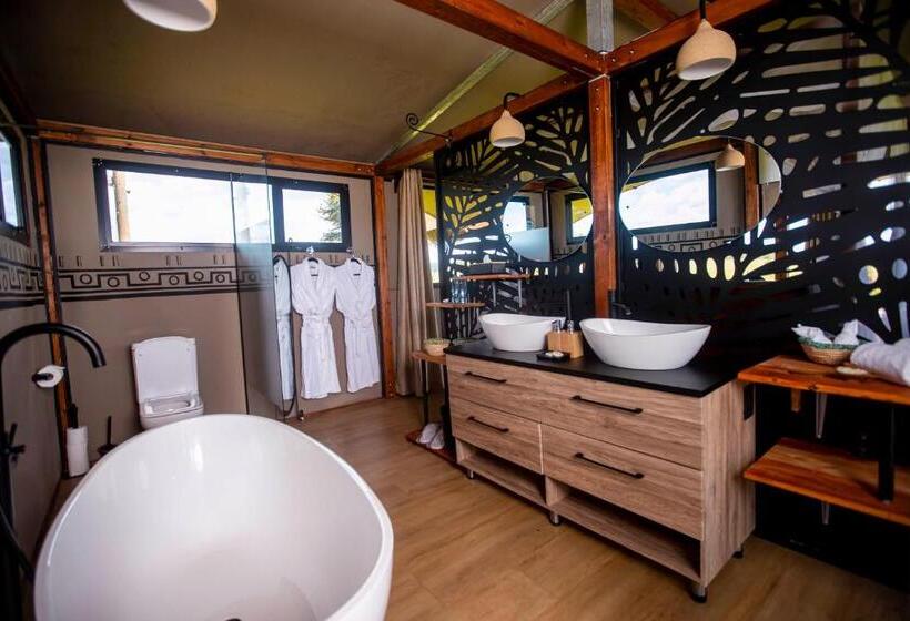 سوییت, Escarpment Serengeti Luxury Camp