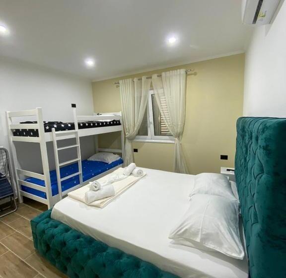 اتاق خانوادگی, Nina Guest House