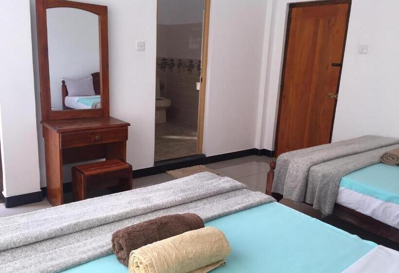 اتاق لوکس سه تخته, Polo Region Rest Inn
