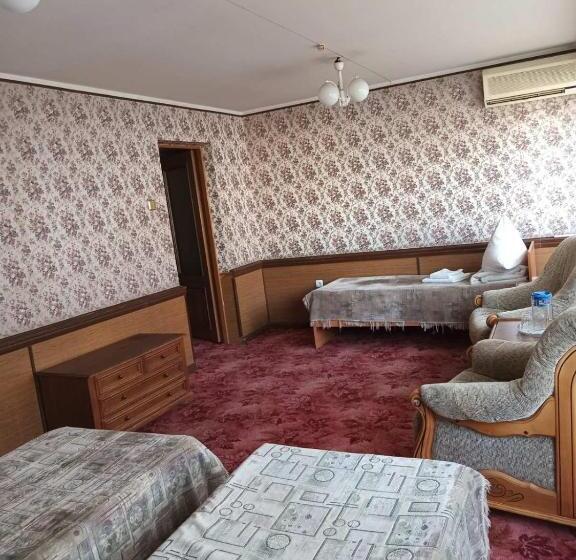 اتاق کلاسیک سه تخته, Turist