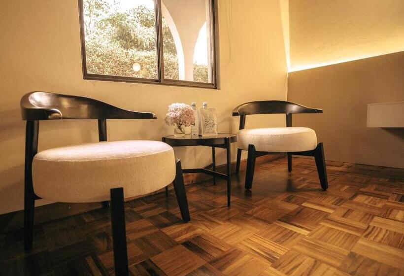 اتاق لوکس با تخت بزرگ, Boutique Rebequet