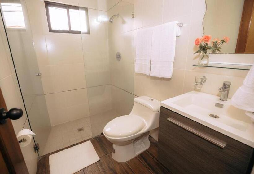 اتاق لوکس با تخت بزرگ, Boutique Rebequet