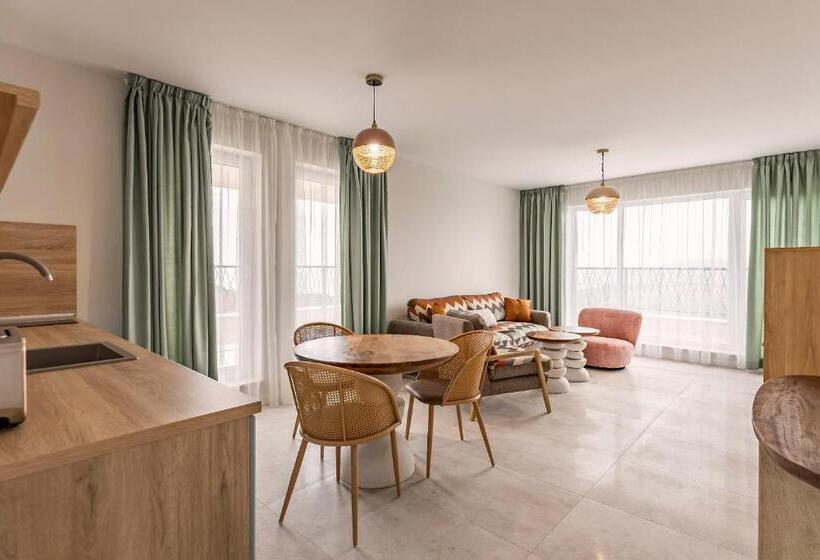1 Bedroom Penthouse Apartment, Casa Deniso   The Home Of Chill