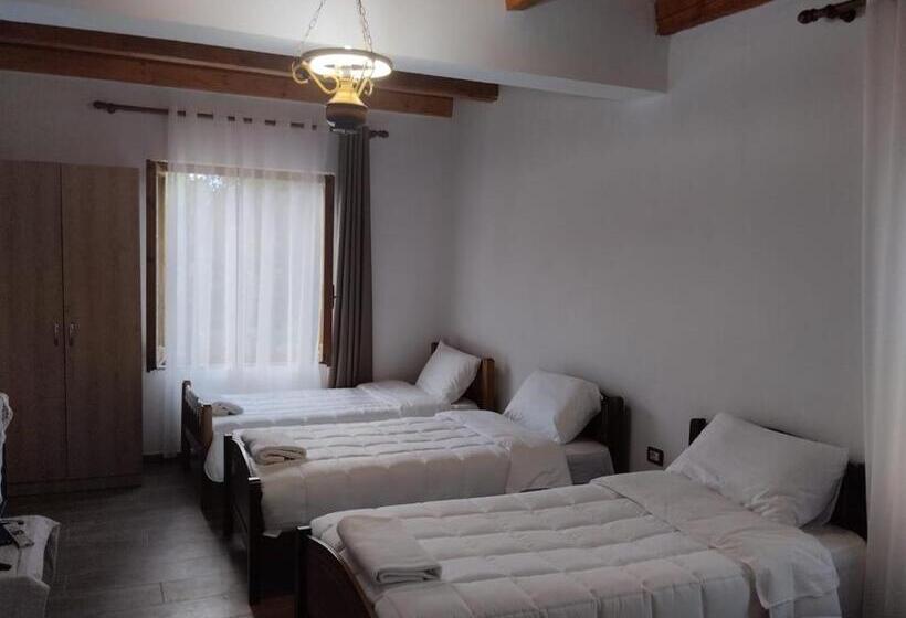 Cameră Deluxe cu Vedere la Munte, Vellezrit Shkambi