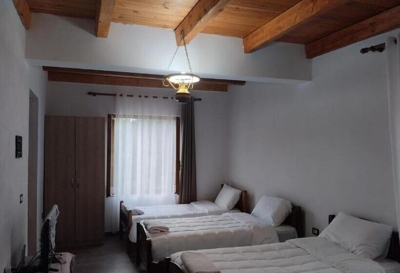 Cameră Deluxe cu Vedere la Munte, Vellezrit Shkambi