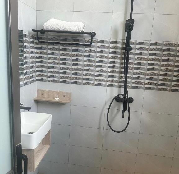 اتاق اکونومی یک تخته, Strikers Hotels And Clubs