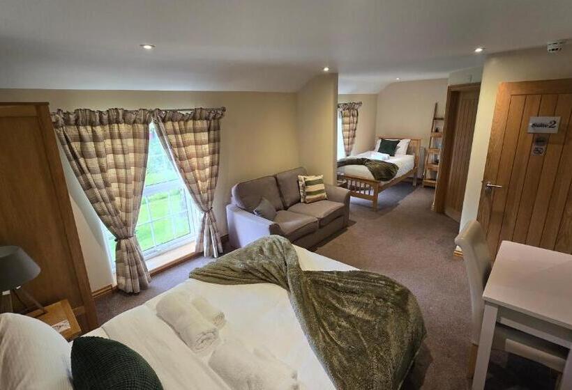 Family Suite, The Star Inn, Weaverthorpe