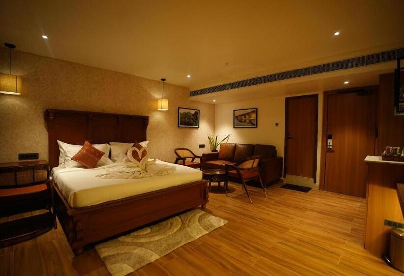 Люкс, Capital Luxury Suites