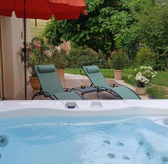 Люкс Повышенной Комфортности, Bélénos   Suites & Spa