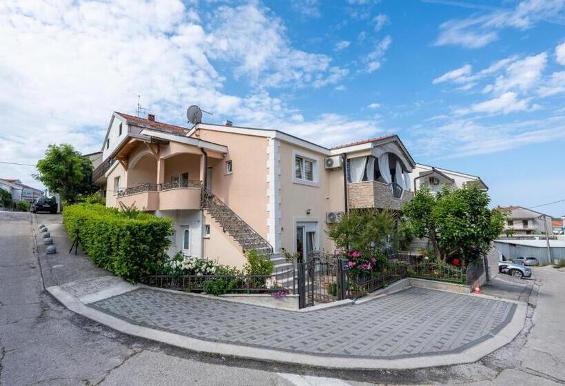 اتاق استاندارد, Guest House Ardiana