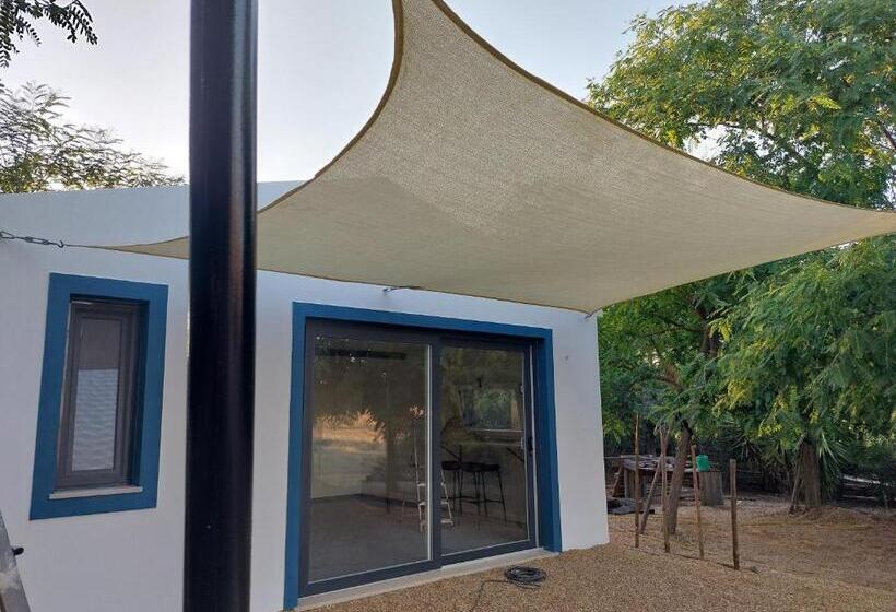 اتاق لوکس, Trendy Luxe Garden Suite Completely Private