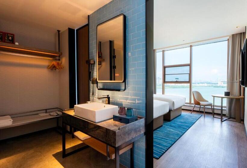 Номер Стандарт Вид на Озеро, Echarm Hotel   Wuhan Jingkai Yongwang Sports Center