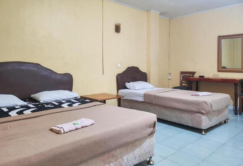 Семейный Номер, Tanjung Pinang Jaya Redpartner