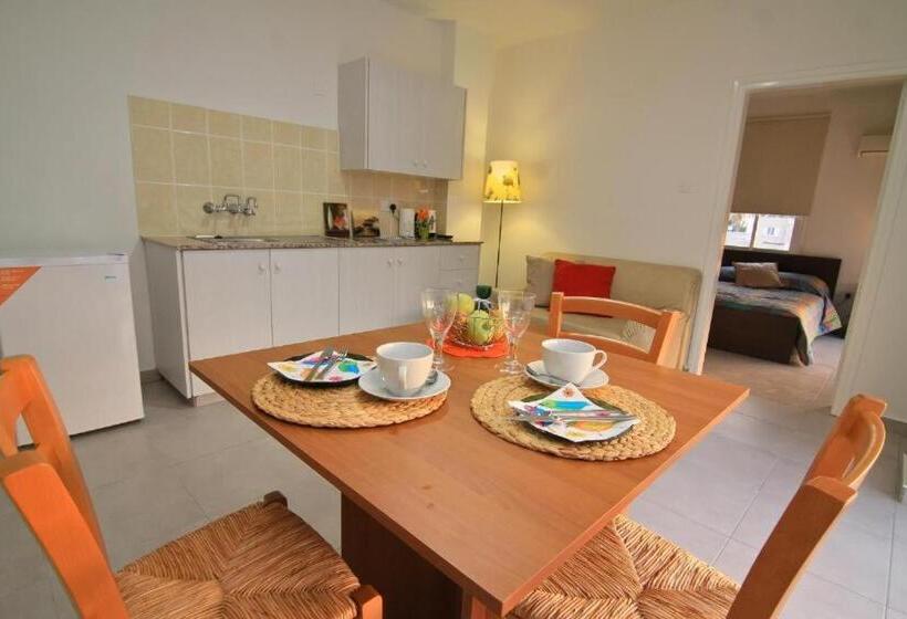 آپارتمان 2 خوابه با بالکن, S Sari Flats