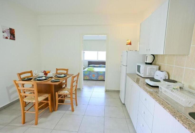 آپارتمان خانواده 1 خوابه, S Sari Flats