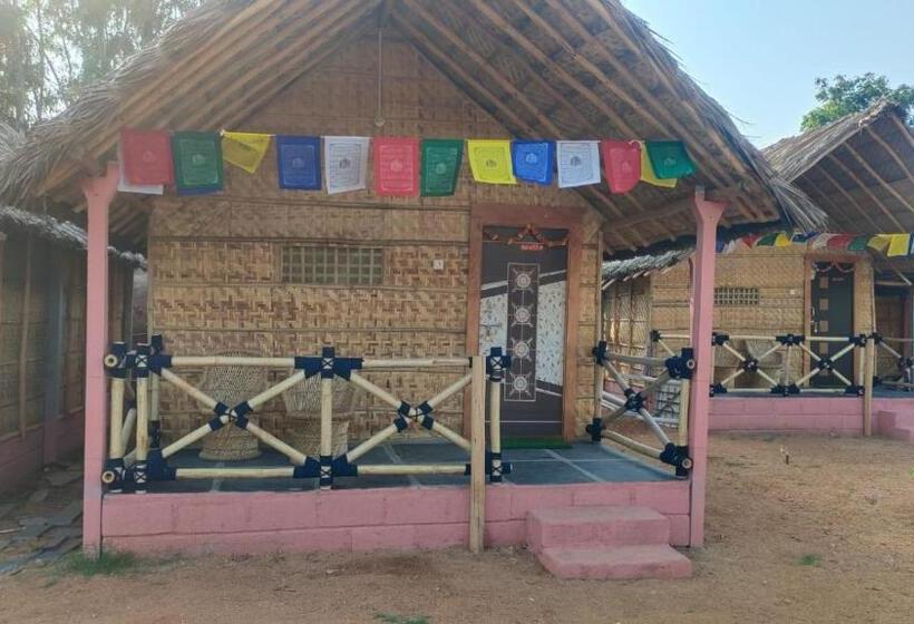 Семейный Номер, Hampi Waterfall Cottages