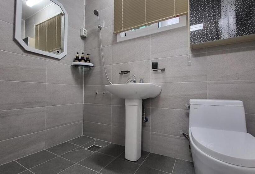 اتاق استاندارد, Goseong Deulggot Stay Private House