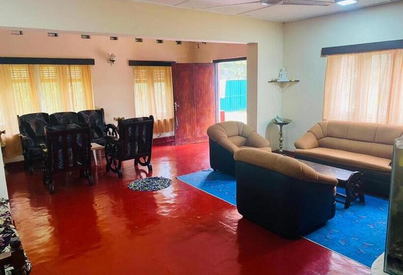 Номер Стандарт Вид на Сад, Ambalama Hostel