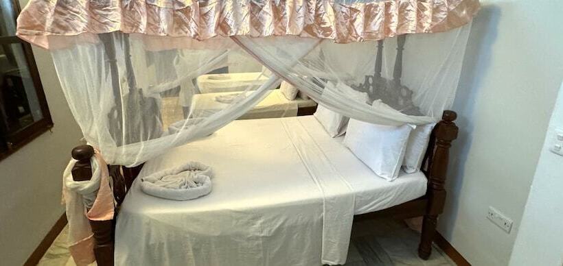 اتاق خانوادگی, Princess Salme Inn