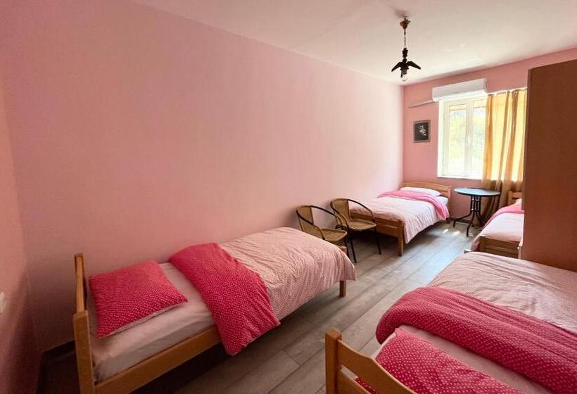 Номер Стандарт Четырехместный Совместный Санузел, Azoyan Holiday Resort