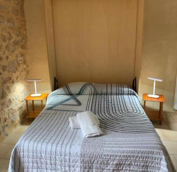 Номер Стандарт, Café De La Place Gîte & Chambres D Hôtes Lou Pastre