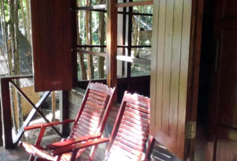 Семейное Бунгало, Bonhomie Beach Cottage
