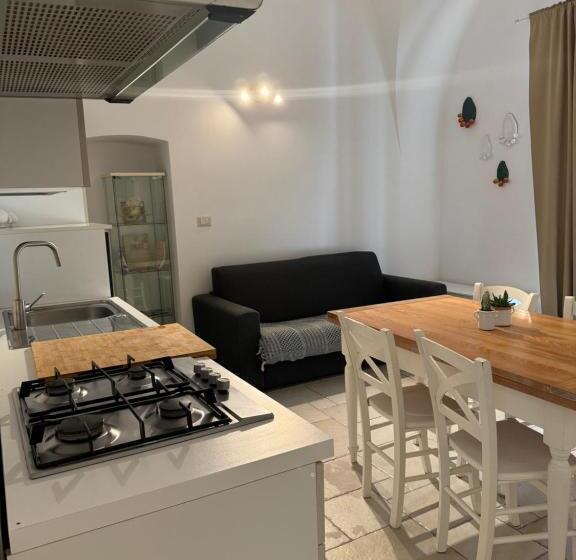اتاق استاندارد, Augustus B&b