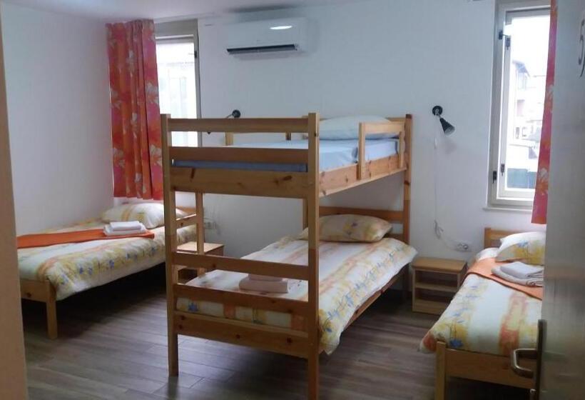 Economy Quadruple Room, Yapka Rooms