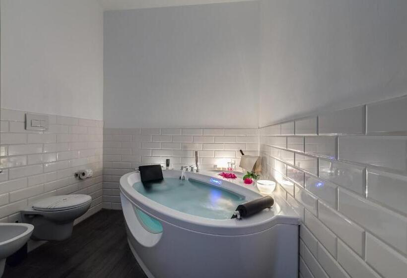 سوئیت با وان آب گرم, Relais Colonna