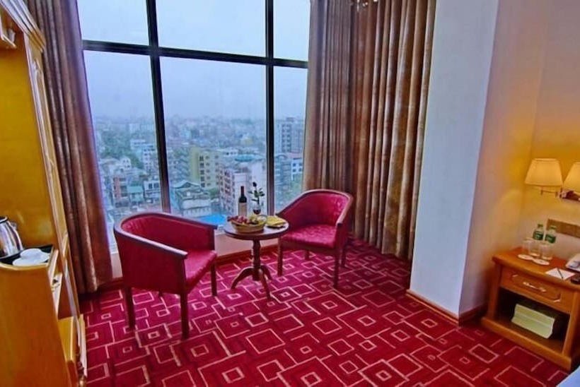 Suite, Myat Nan Yone