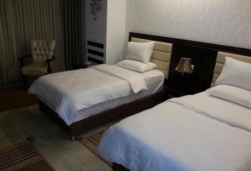اتاق استاندارد با چشم‌انداز, Royal Suites