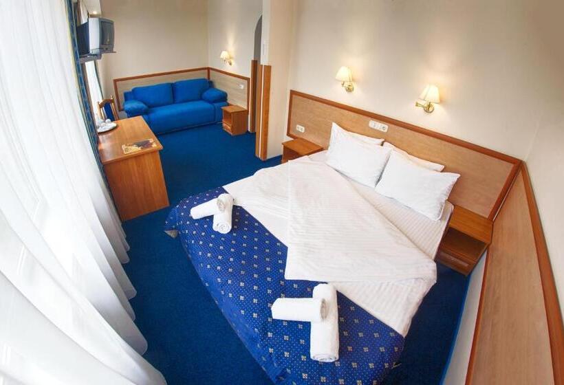 Standard Triple Room, Truskavets 365
