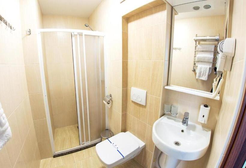 Standard Triple Room, Truskavets 365
