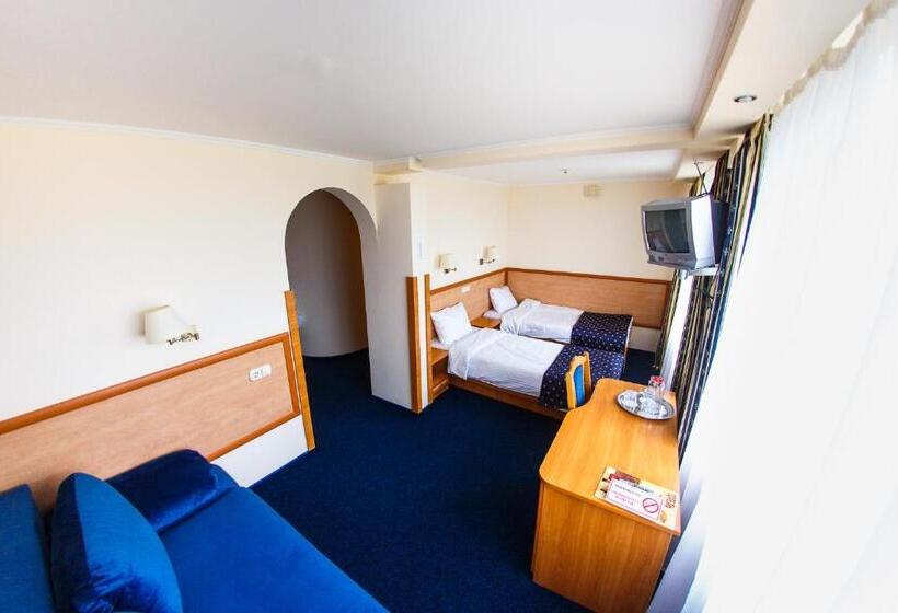 Standard Quadruple Room, Truskavets 365