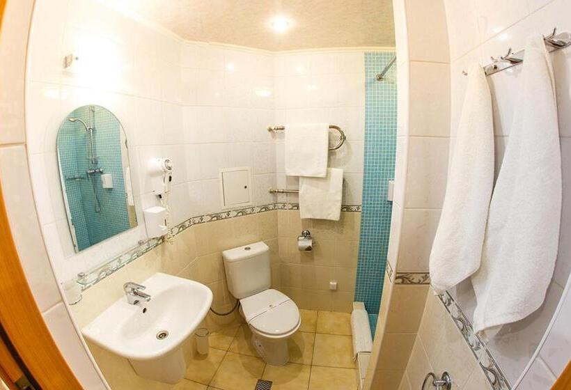 Standard Triple Room, Truskavets 365
