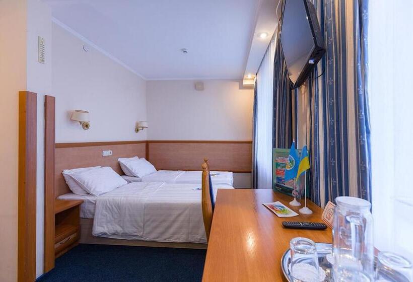 Standard Triple Room, Truskavets 365