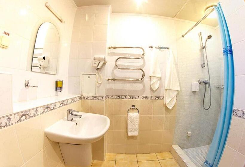 Standard Quadruple Room, Truskavets 365
