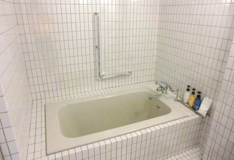 Quarto Estandar, Rokusui Rou