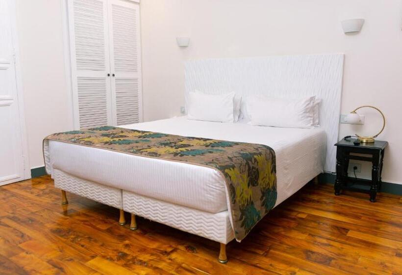 Deluxe Suite King Bed, Villa Angélique   Hôtel Classé Monument Historique