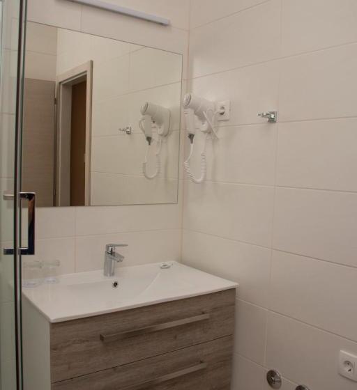 غرفة ديلوكس, Narenta