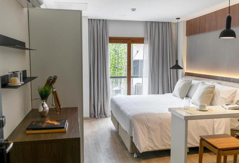 استودیوی لوکس, Five Hotel & Residences