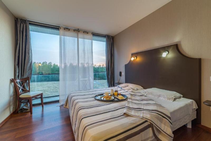 اتاق استاندارد, Five Hotel & Residences