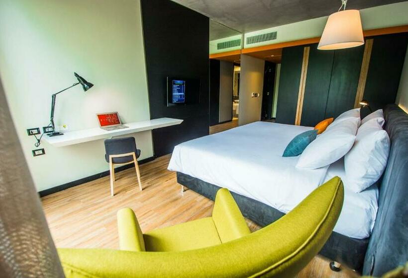 اتاق استاندارد, Five Hotel & Residences