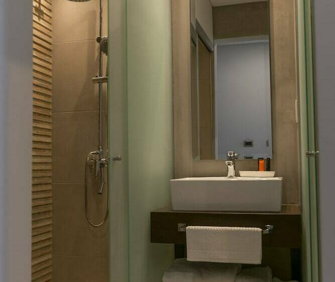 اتاق استاندارد, Five Hotel & Residences