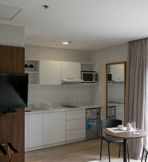 استودیوی لوکس, Five Hotel & Residences