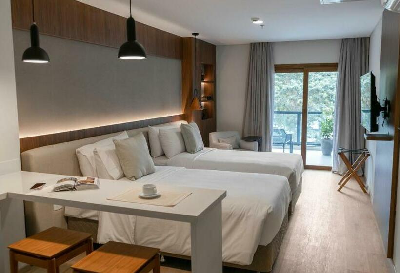 استودیوی لوکس, Five Hotel & Residences