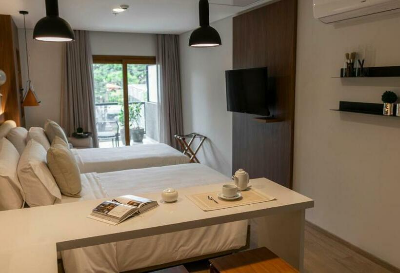 استودیوی لوکس, Five Hotel & Residences