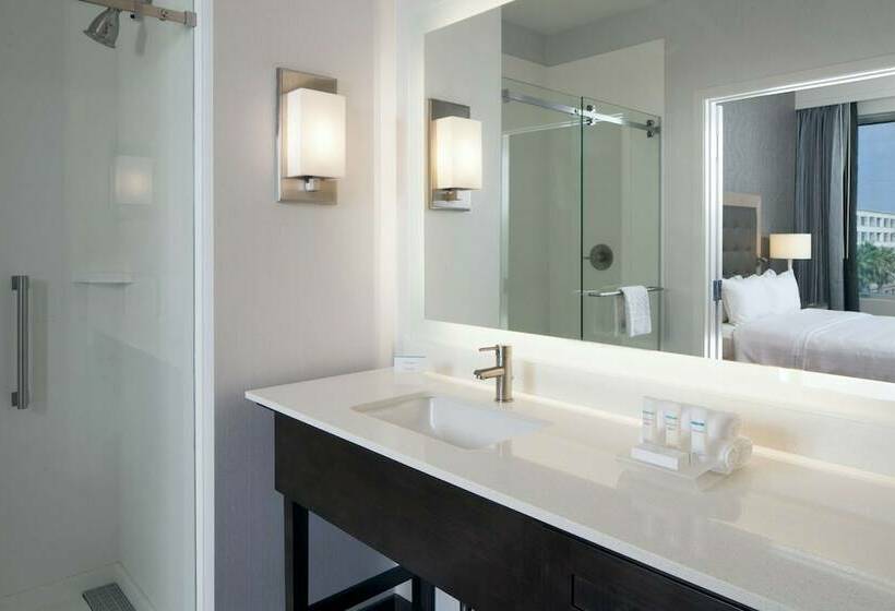 Люкс Кровать Кинг, Homewood Suites By Hilton Los Angeles International Airport
