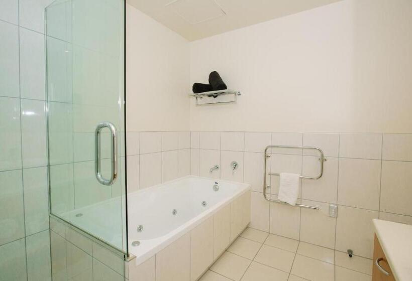 침실 2개 아파트, Lakeside Apartments